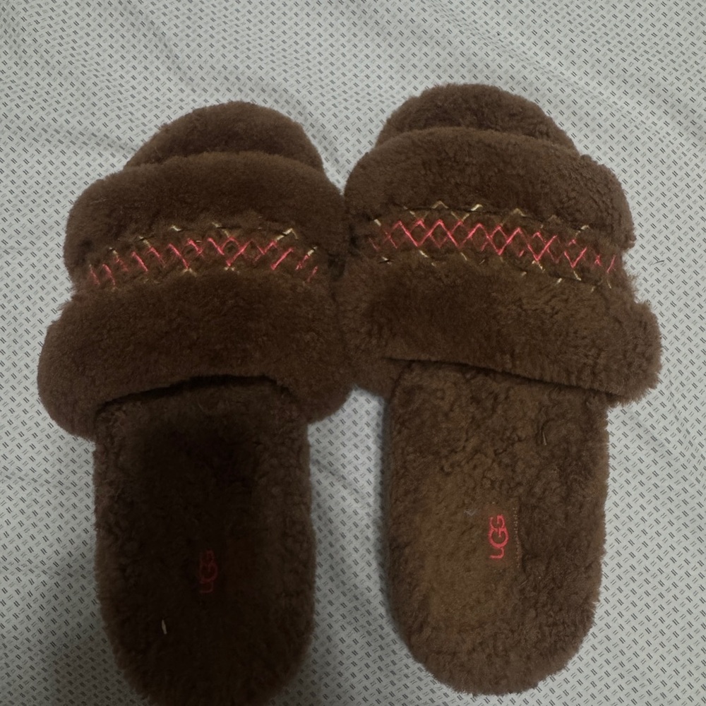 ugg slippers size 8